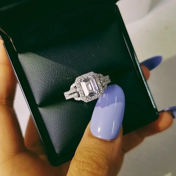 Trendy Rectangle Cut Zircon Engagement Ring - Picture 3 of 4